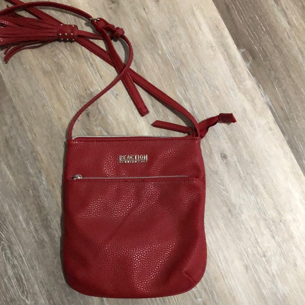 Reaction Kenneth Cole Crossbody
